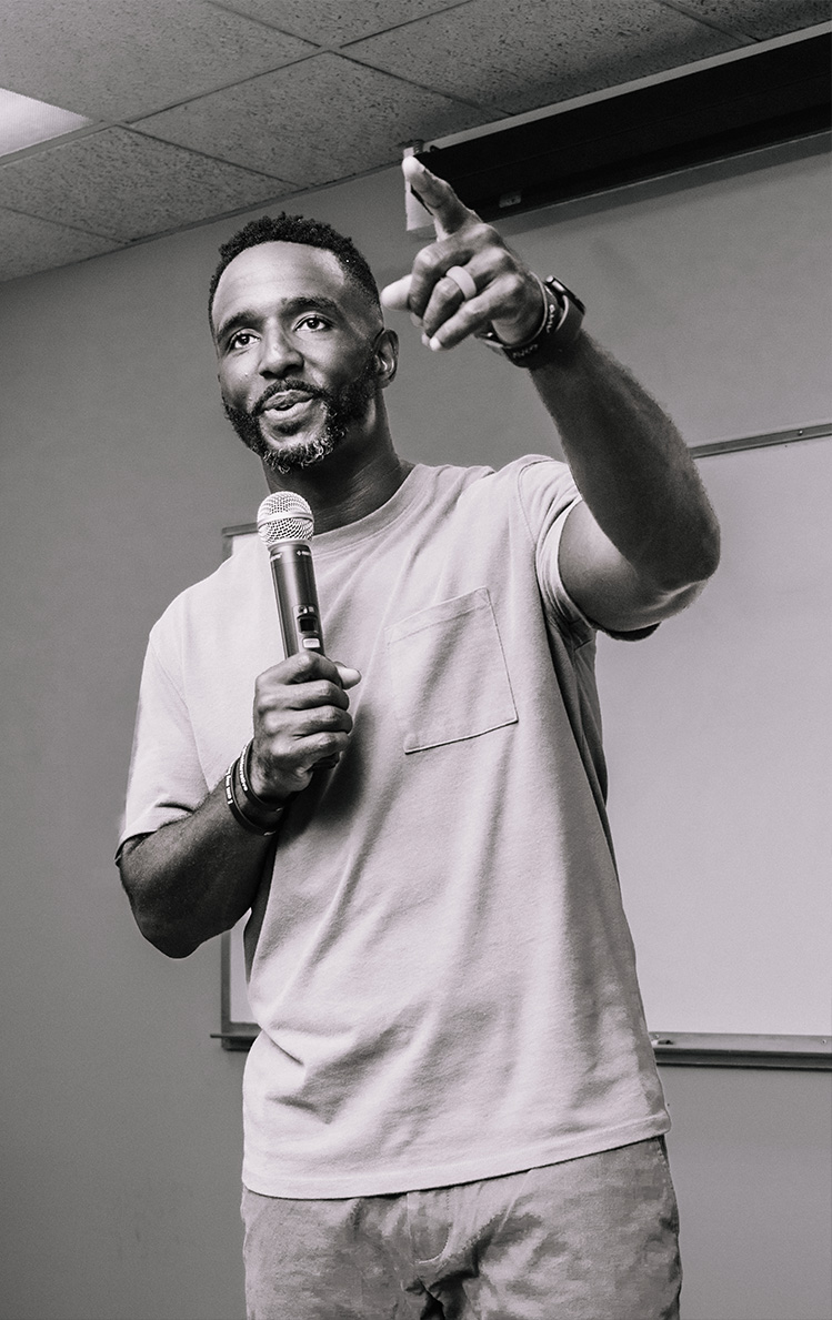Live & Virtual Keynotes